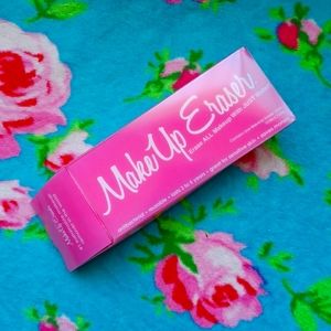 Make Up Eraser cloth, all you need is water, reusable good for sensitive skin